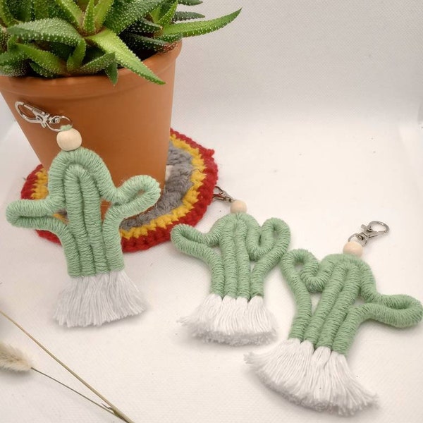 Cactus Keyring / Keyring / Macramé/ Keychain/ Porte Cles