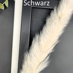 Personalisiertes Hochzeitsgeschenk im hochwertigen DIN A4 Bilderrahmen mit Plexiglas – kreatives Geldgeschenk zur Hochzeit mit Namen des Brautpaares, Hochzeitsdatum und Wunschtext. Perfekt als Erinnerungsgeschenk oder Dekoration für die Hochzeitsfeier. Individuell gestalteter Bilderrahmen als kreative Geschenkidee zur Hochzeit. Ideal für Brautpaar, Freunde oder Familie. DIY Geldgeschenk Hochzeit – personalisiert, einzigartig und handgefertigt.