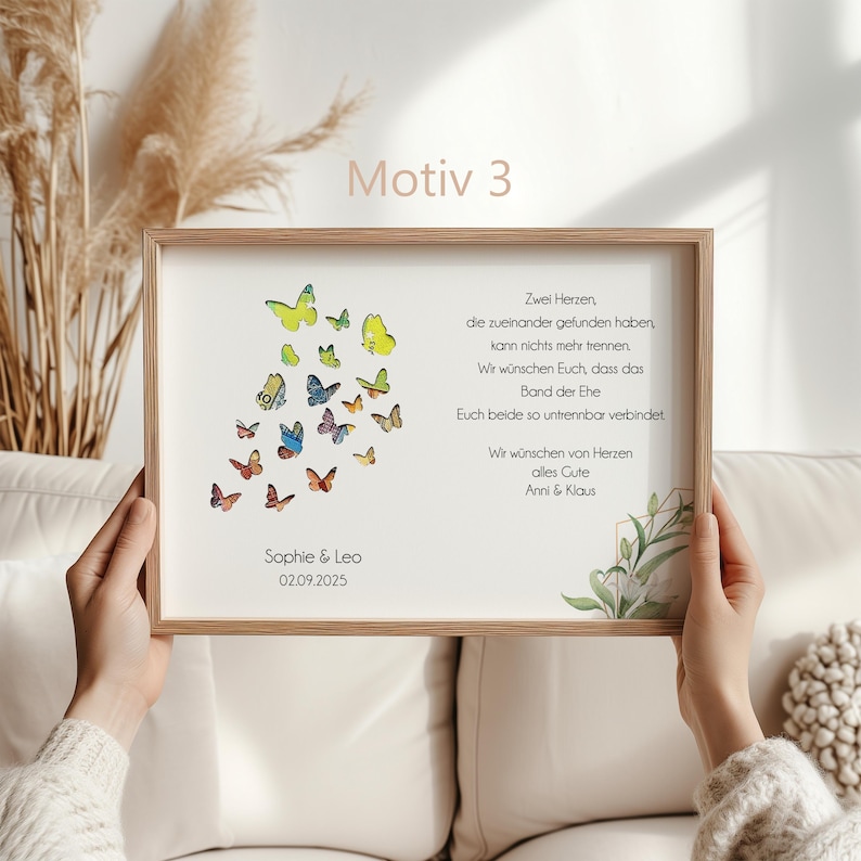 Personalisiertes Hochzeitsgeschenk im hochwertigen DIN A4 Bilderrahmen mit Plexiglas – kreatives Geldgeschenk zur Hochzeit mit Namen des Brautpaares, Hochzeitsdatum und Wunschtext. Perfekt als Erinnerungsgeschenk oder Dekoration für die Hochzeitsfeier. Individuell gestalteter Bilderrahmen als kreative Geschenkidee zur Hochzeit. Ideal für Brautpaar, Freunde oder Familie. DIY Geldgeschenk Hochzeit – personalisiert, einzigartig und handgefertigt.