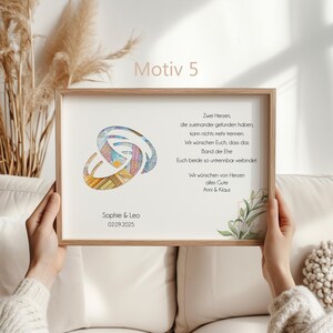 Personalisiertes Hochzeitsgeschenk im hochwertigen DIN A4 Bilderrahmen mit Plexiglas – kreatives Geldgeschenk zur Hochzeit mit Namen des Brautpaares, Hochzeitsdatum und Wunschtext. Perfekt als Erinnerungsgeschenk oder Dekoration für die Hochzeitsfeier. Individuell gestalteter Bilderrahmen als kreative Geschenkidee zur Hochzeit. Ideal für Brautpaar, Freunde oder Familie. DIY Geldgeschenk Hochzeit – personalisiert, einzigartig und handgefertigt.