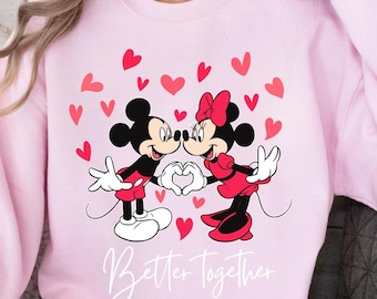Sudadera "Better Together" inspirada en Minnie y Mickey, camiseta de cuello redondo de pareja de San Valentín de Disney, camiseta con corazones rosas