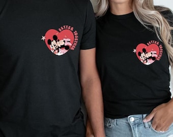 Camisetas de pareja de Mickey y Minnie, diseño de corazón "Better Together", camiseta a juego para el día de San Valentín, lindo regalo de pareja de Disney, bolsillo de San Valentín