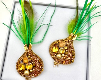 Hand-Embroidered "Gold Onion" Brooch: Beaded Crystal Design