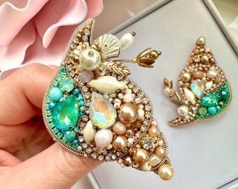 Handmade Beaded Seashell Brooch: Ocean-Inspired Embellished Pin
