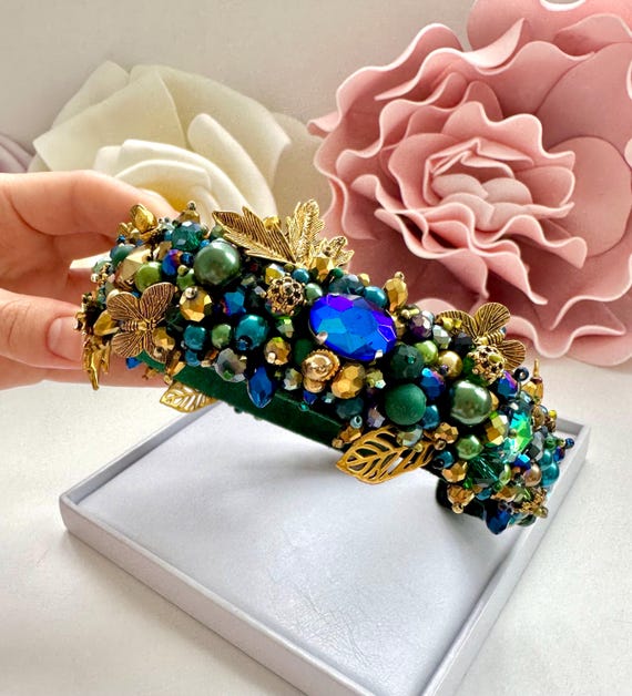 Emerald Green jeweled headband with rhinestone brooch - perfect for Christmas an Amazon.com : NVENF Rhinestone Knotted Headbands for Women  main image 2