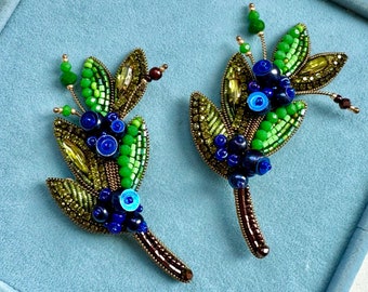 Beaded brooches “Little Blueberry brunch”.  Handmade embroidery brooch. High quality accessories. Handmade autumn gift.