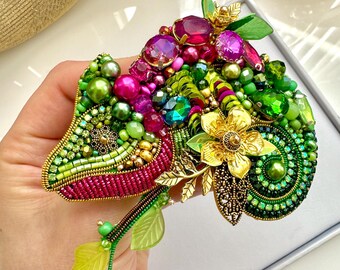 Broche Bijou Perlée Oiseau Vert Avec Pampilles Et Breloques - Neuf Sans Emballage