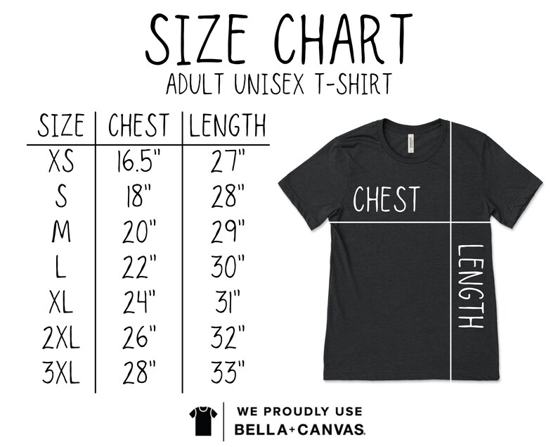 Pu&ograve; includere: Tabella delle taglie per t-shirt unisex per adulti. La tabella mostra le misure del torace e della lunghezza in pollici per le taglie XS a 3XL. La tabella include anche una foto di una t-shirt grigio scuro con le parole "CHEST" e "LENGTH" etichettate su di essa.