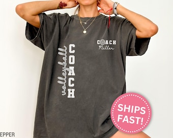 Chemise d'entraîneur d'équipe de volley-ball, chemise d'entraîneur de volley-ball personnalisée avec le nom de l'entraîneur en t-shirt Cadeau pour entraîneur d'équipe Cadeau pour entraîneur de volley-ball (KC0635)