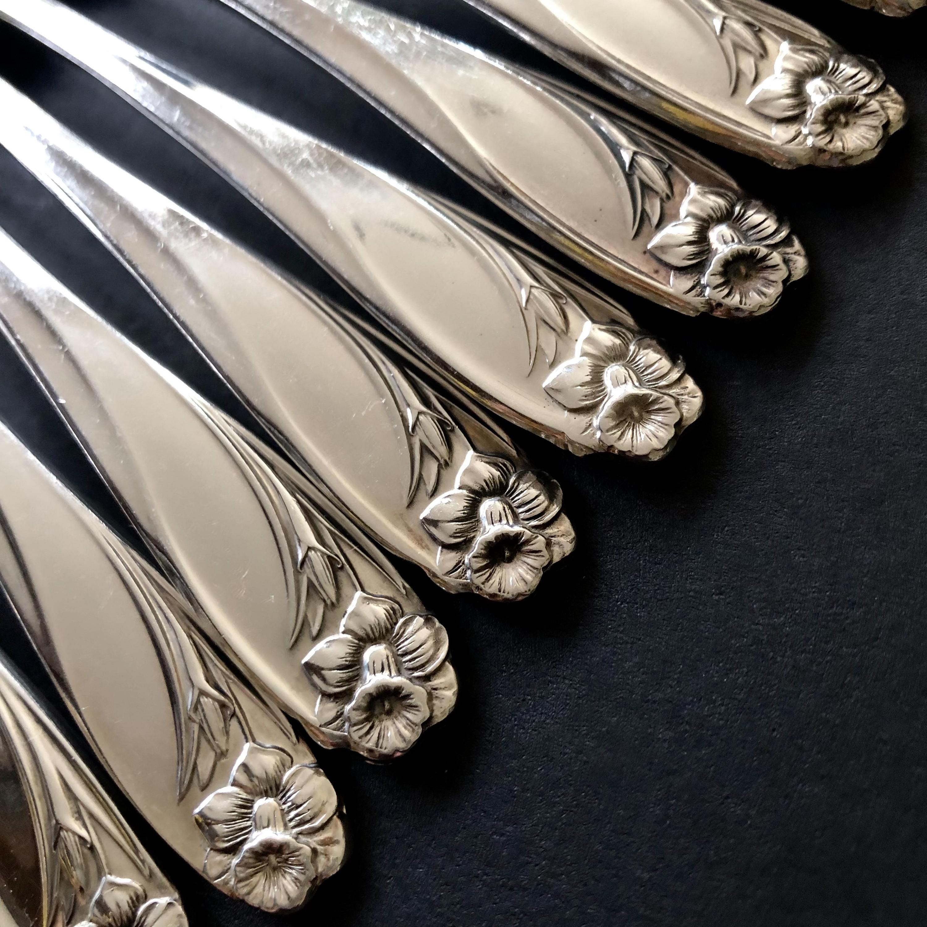 Vintage Silver Plated 4 Piece 8 Place Settings Flatware Set From Rogers Bros IS Daffodil Pattern. 38 Pc Etsy Canada