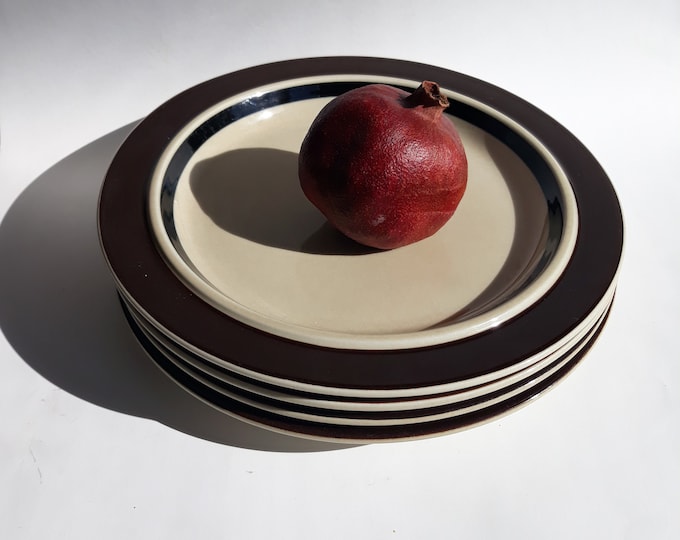 Arabia Finland Large Vintage Stoneware Dinner Plate. Pattern Ruija with Brown Rim. Designed by Raija Uosikkinen. Marked. Scandinavian Design