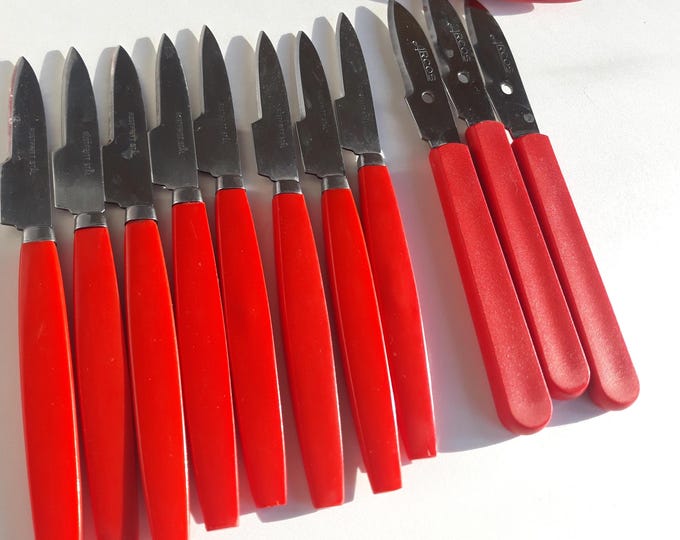 Set of 17 Seafood Tool Set for Crayfish, Crab and Lobster. Arcos. Stainless Steel Blades. Rostfritt Stal. Red Colour Handle Polypropylene.