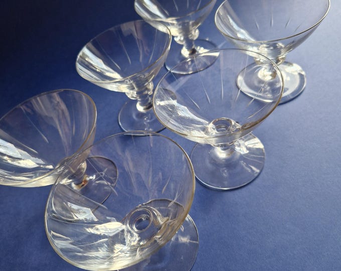 Chic Vintage Swedish Shot, Liqueur Glasses. Clear Crystal Glass. Cut Crystal. Mid Century Modern Style. Barware from 60s.