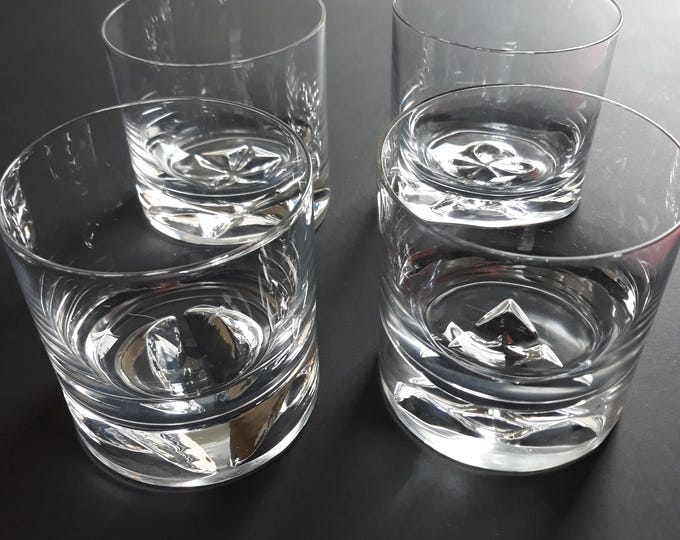 One Vintage Kosta Sweden Heavy Massive Crystal Glass Tumbler. 4 Different Decors. They are named Six Bottoms. Design by Sigurd Perrson.