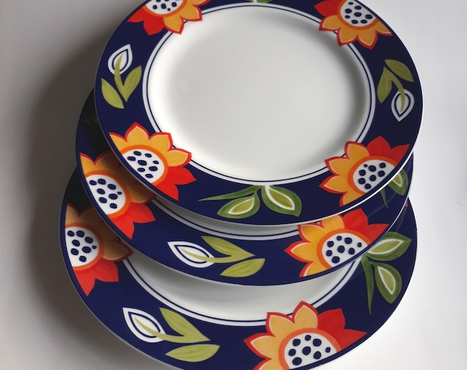Christineholm Studio Design Sweden. Vintage Dinner Plate. Sunflower Design. A Combination of Joyful Colours. Scandinavian Design Table Ware.