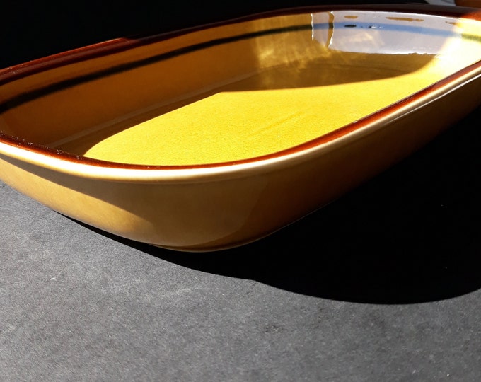 Vintage Arabia Finland Otso Large Tray, Oven, Serving Dish in Mustard Yellow Colour. Swedish MSM Tableware 70s. Design by Raija Uosikkenen.
