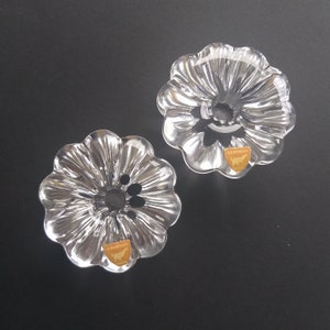 Orrefors Sweden. Set of 2 Crystal Candle Holders &quot;Stella&quot;. Designed by Sven Palmkqvist. Signed &quot;of&quot; (Orrefors) 1960s. Vintage Chrystal Glass