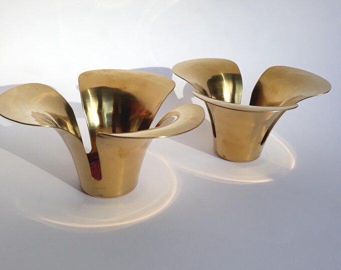 Set of 2 or 3 Vintage Ikea Design Stillhet Tealight Holders. Metal in Brass Colour. Stackable Flower Shape. Design by Monika Mulder.