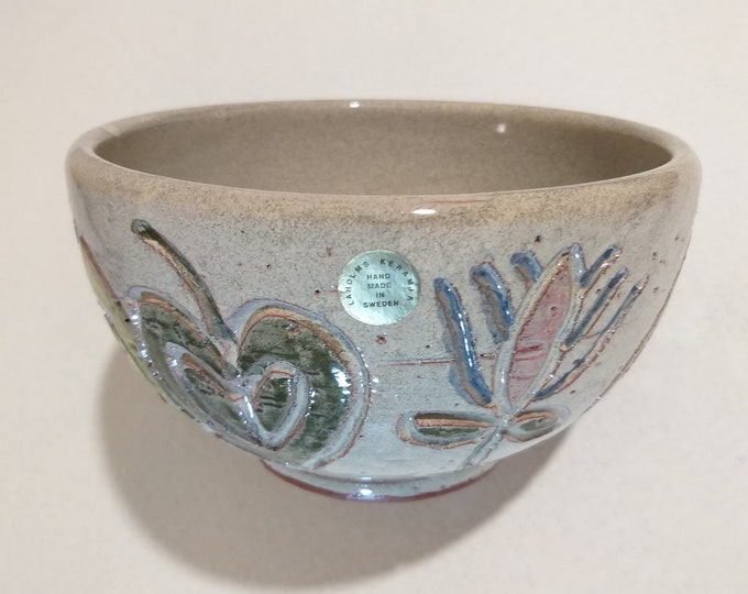 Laholm Keramik Sweden. Beautifully Decorated Ceramic Bowl. Stylized Floral Pattern in Soft Pastel Colours. Vintage Swedish Pottery Rare Find