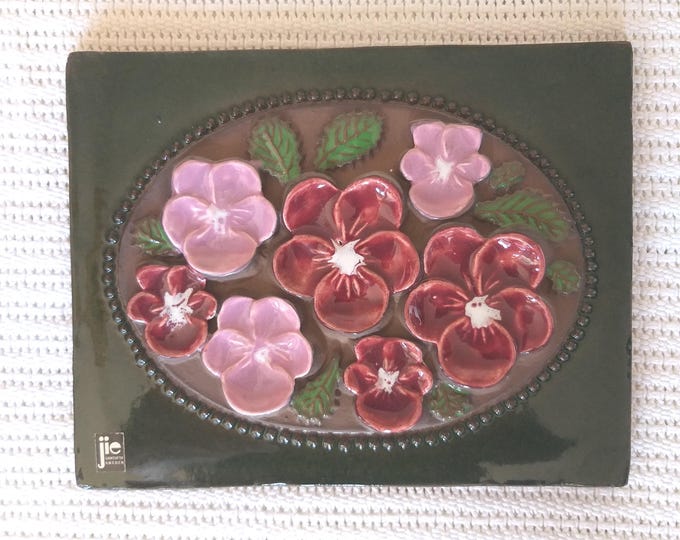 Jie Gantofta Sweden. Ceramic Wall Hanging, Plaque, Decoration. Design Aimo Nietosvuori. Muave Pink, Chery Colour Flowers. Retro. Wall Decor
