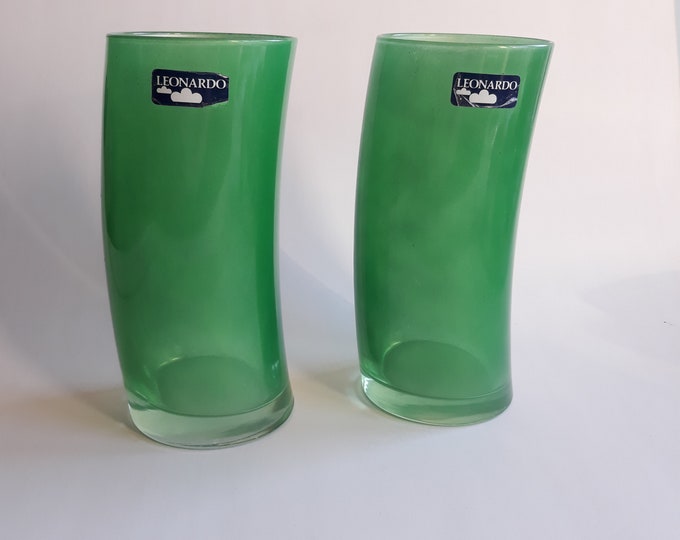 Pair of Vintage Germany Leonardo Swing Curved Highball Glasses in Green Colour. Transparent Bottom. Unique Design. Tumbler Glasses. Barware.