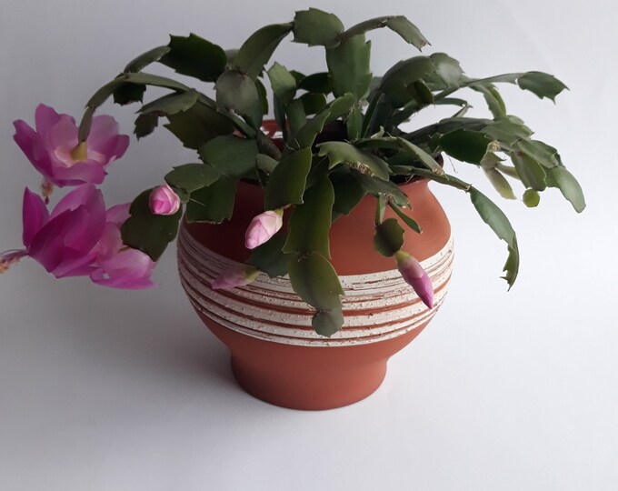Tallberg Keramik Sweden. Good Size Vintage Ceramic Brown Pot with White Decor. Glazed Inside. Good as Planter. Scandinavian Swedish Pottery.