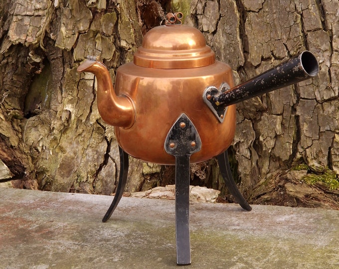 Large True Vintage Swedish Copper Teapot Kettle with Lid. Hand Forged Handfortent Svensk Koppar. Iron Legs and Handle. Tin lined. Stamped.