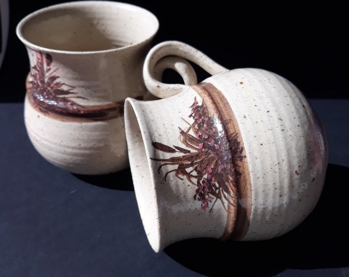 Pair of Large Vintage Studio Pottery Stoneware Mugs in Beige Colour with Spackles. Floral Abstract Decor on One Side. Signed. Scandinavian.