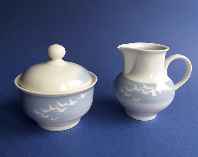 Set of Danmarks Nationalfugl Svane Stellet Porcelain Creamer and Sugar. Made in Denmark. Swan China in Faint Blue Colour and Swan Decoration