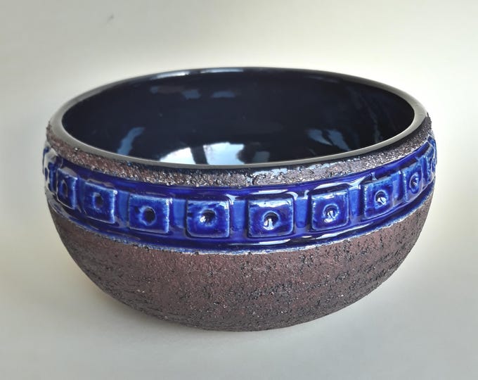 Vintage Gabriel Keramik Sweden Large Ceramic Bowl. Marked and Signed Eke Bjeren. Mid Century Modern Style. Scandinavian Studio Pottery.