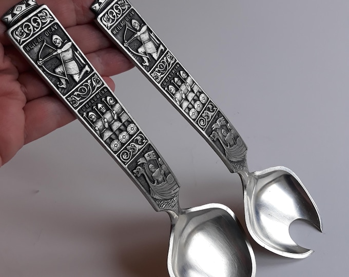 Norwegian Pewter Konge Tinn Flatware. Scandinavian MCM Style.   Salad Serving Utensils. Pewter, Stainless Steel. Motif tribute to King Olaf.