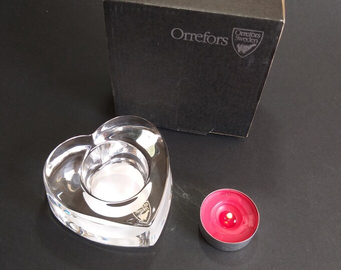Orrefors  Kosta Boda "My Heart" Clear Cristal Glass Tea Light Votive Candleholder. Designed by Swedish Artist Lars Hellsten. Original Box.