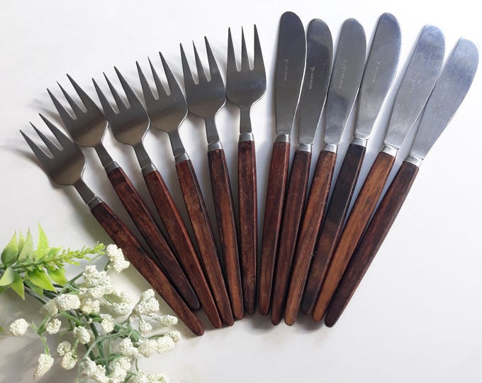 Rostfritt Stal Sweden MCM Short Flatware. Teak and Stainless Steel. 6 Forks and 6 Knives. Scandinavian Design from 1960s.