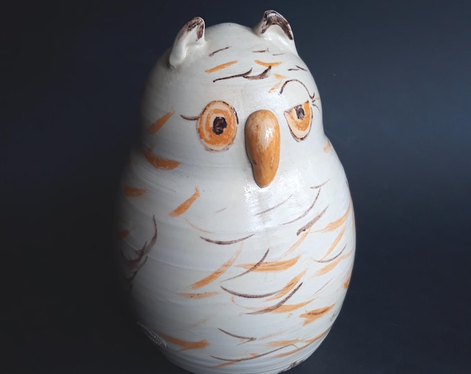 Torsas Fajans Krukmakeri Sweden. Vintage Ceramic Owl Figure. Hand Made and Hand Painted by Gith Palmer. Stamped. Original Swedish Pottery.