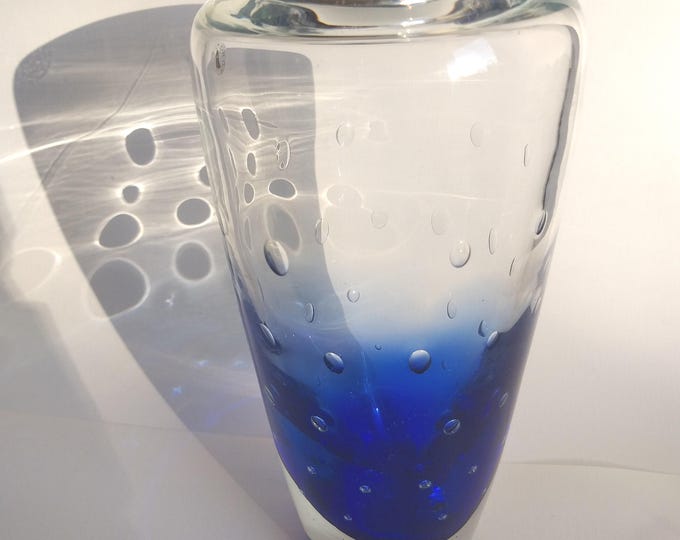 Swedish Hand Blown Glass. Sommerso, Controlled Bubble Art Glass Vase in Clear and Cobalt Blue Colours. Sturdy Vase in Excellent condition.