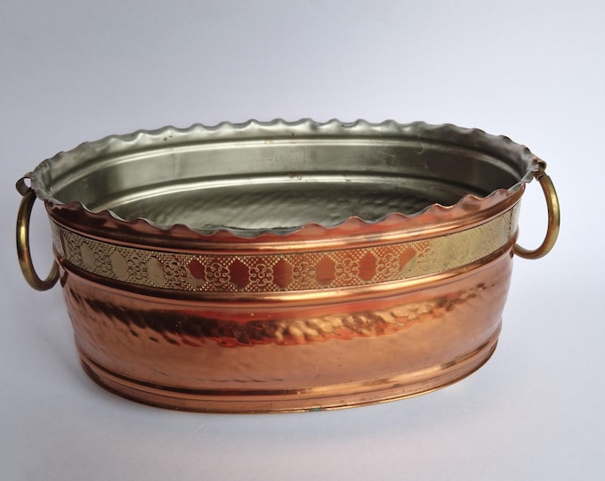 Vintage Oval Copper Planter on Feet with Brass Decoration. Lovely Ruffled Edge and Rings on Ends. Galvanized Inside. Patina. Home Decor.