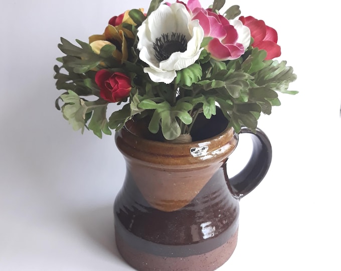 Nittsjo Sweden. Well-designed Vintage Ceramic Cup, Vase with Handle. Brown, Honey Coloured Glazes, Matte Finish. Hand Made Swedish Pottery
