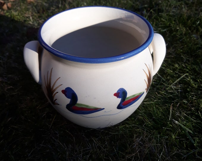 Gabriel Stengods Sweden. Beige Stoneware Jar Pot with Handles. Hand Painted Duck Decor on One Side. Glazed Inside. Vintage Swedish Pottery.
