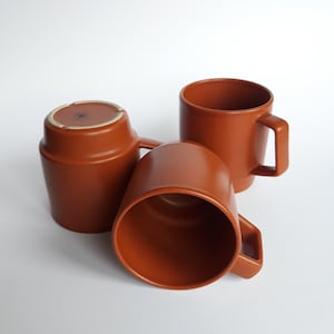 Set of 3 Vintage Hoganas Keramik Sweden Terracotta Colour Stoneware Cups Mugs in &quot;Club&quot; Pattern. Matt Finish. Swedish, Scandinavian Design.