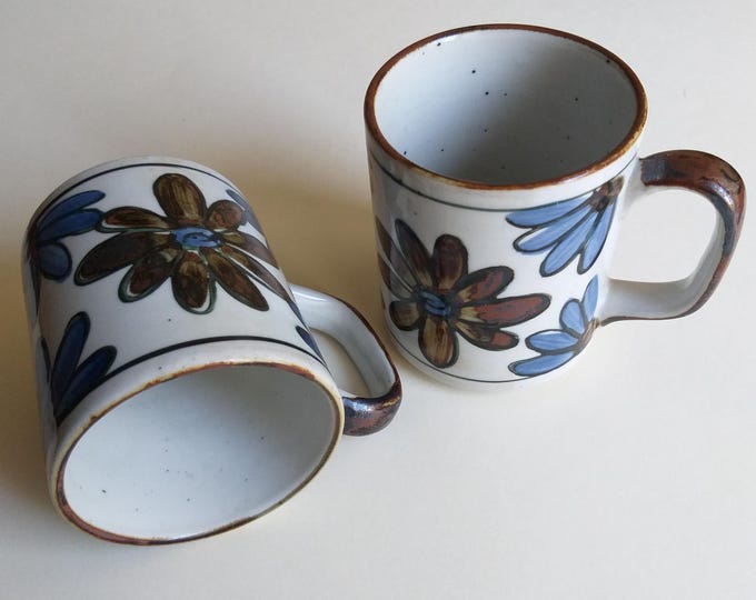 Pair of Super Cute Vintage Stoneware Mugs in Otagiri Style. Flower Pattern. Grey Base with Spackles. Brown Blue Colour Tone. Well Made.