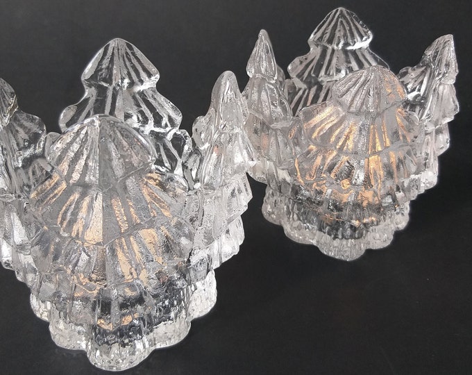 Vintage Crystal Glass Square Shape Christmas Tree Tealight Holder. Lovely Romantic Light. Great For Dark Evenings and Christmas Time.