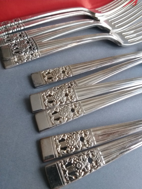Vintage Oneida Community Plate. Silver Plated Flatware. First