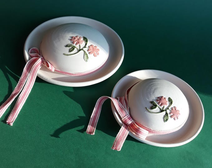 Set of 2 Gabriel Sweden. Beautiful Wall Decor - Hat with Linnea Flower Motive. Stoneware. Home Decor from 70s. Swedish Vintage Pottery.