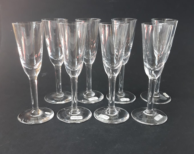 Set of Eight Boda Nova Glasses on Stem. Clear Glass. Made in Sweden. Scandinavian design. Original Label. Quality Barware from Sweden.
