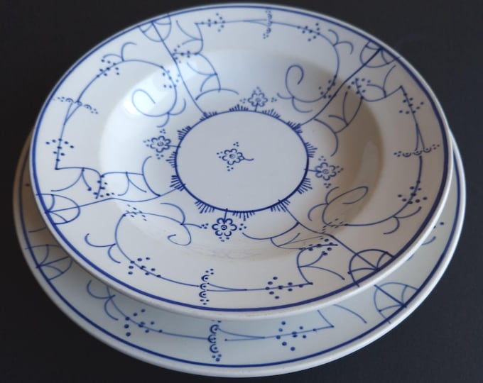 Pair of Egersunds Fayancefabrik Norway Plates with Straw Pattern, Blue Lines. Objects with this Mark were Produced 1920 - 1954. Not Used.
