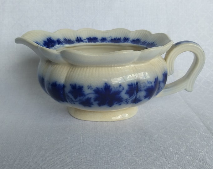 Vinranka Gefle Porslinsfabrik Sweden. Vinranka Pattern design of Grape Leaves and Grapes. Flow Blue Porcelain Sauce Dish. Designed A. Percy.