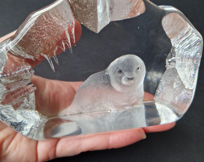 Vintage Mats Jonasson Baby Seal Crystal Glass Paperweight. Swedish Art Glass. Collectable. Cute Gift.