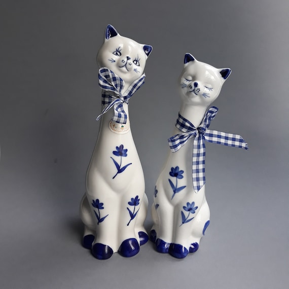 Vintage Mid Century Long Neck Cats. Pair of White Ceramic Cat