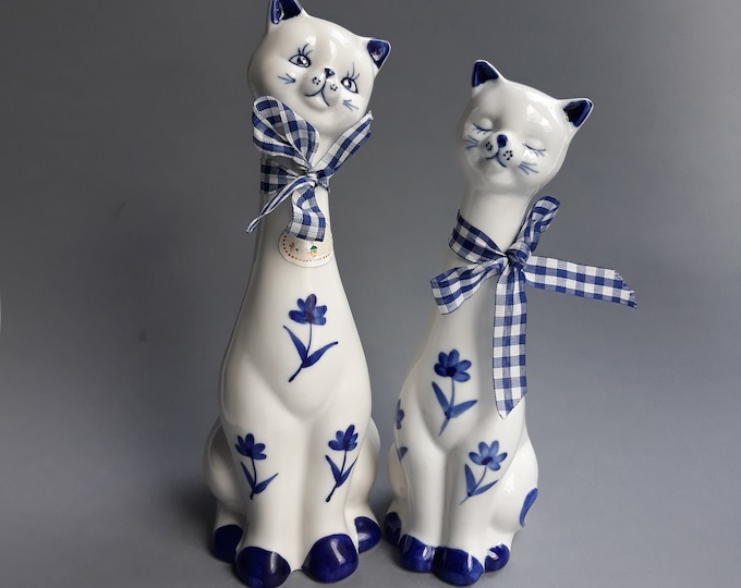 Vintage Mid Century Long Neck Cats. Pair of White Ceramic Cat Figurines. Retro Design. Beautiful and Decorative Hand Painted Pieces in Blue.