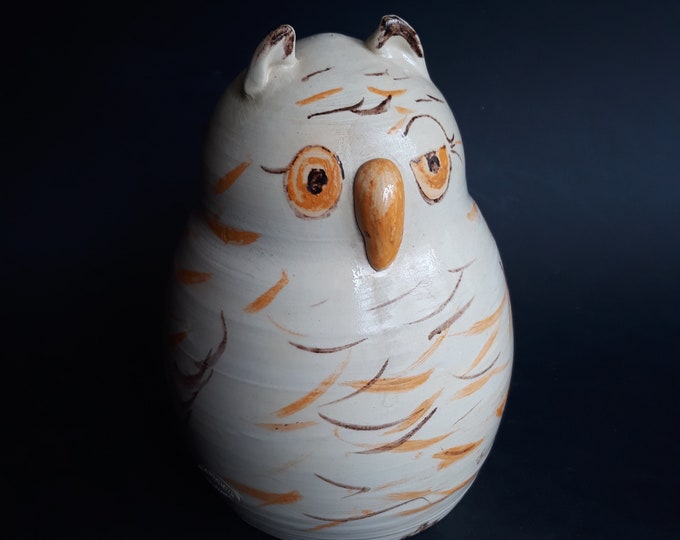 Torsas Fajans Krukmakeri Sweden. Vintage Ceramic Owl Figure. Hand Made and Hand Painted by Gith Palmer. Stamped. Original Swedish Pottery.
